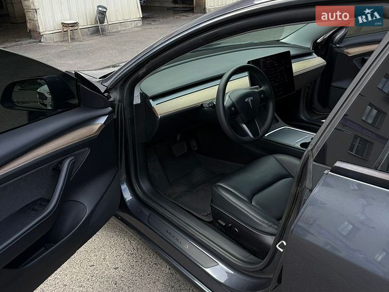 Седан Tesla Model 3 2021 в Сумах