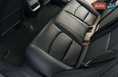 Седан Tesla Model 3 2021 в Сумах
