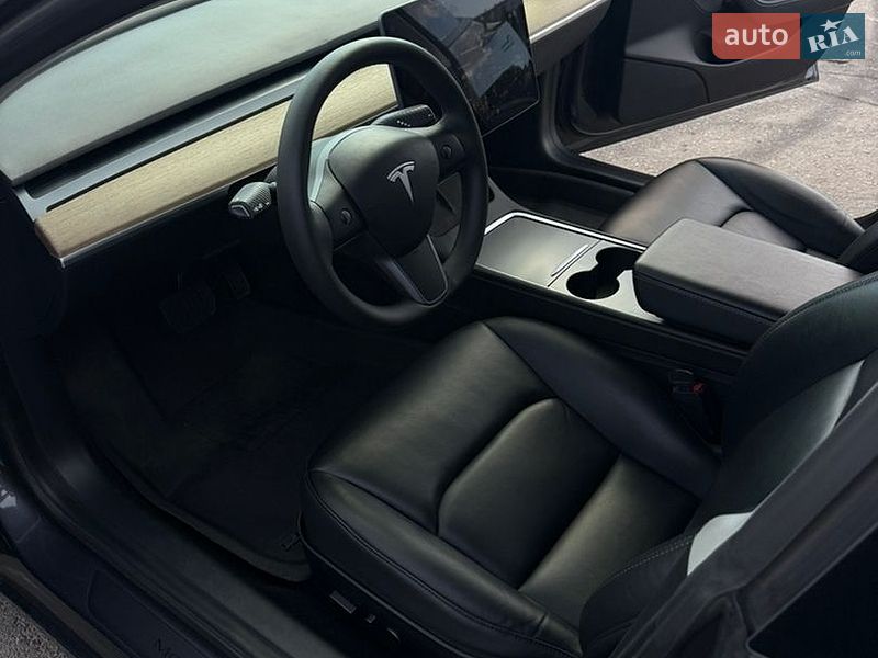 Седан Tesla Model 3 2021 в Сумах