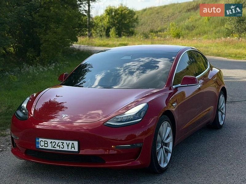 Седан Tesla Model 3 2018 в Пирятині