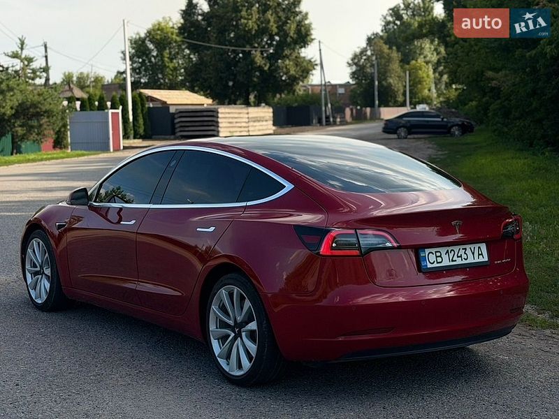 Седан Tesla Model 3 2018 в Пирятині