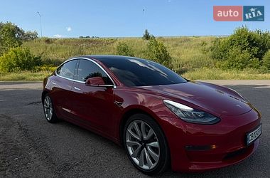 Седан Tesla Model 3 2018 в Пирятині