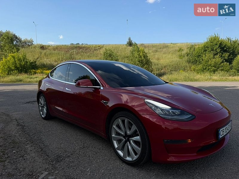 Седан Tesla Model 3 2018 в Пирятині
