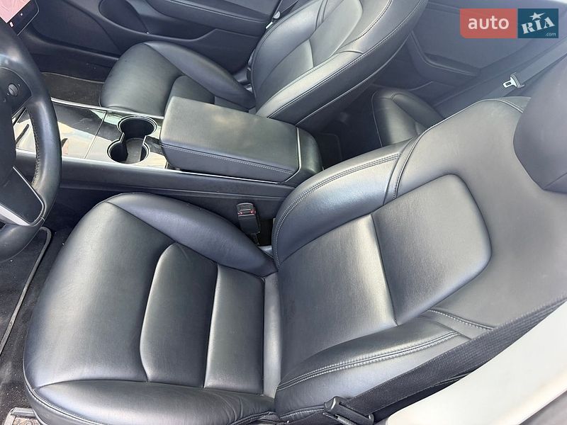 Седан Tesla Model 3 2018 в Пирятині