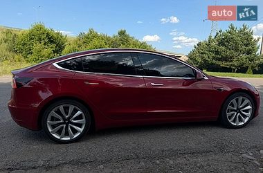 Седан Tesla Model 3 2018 в Пирятині