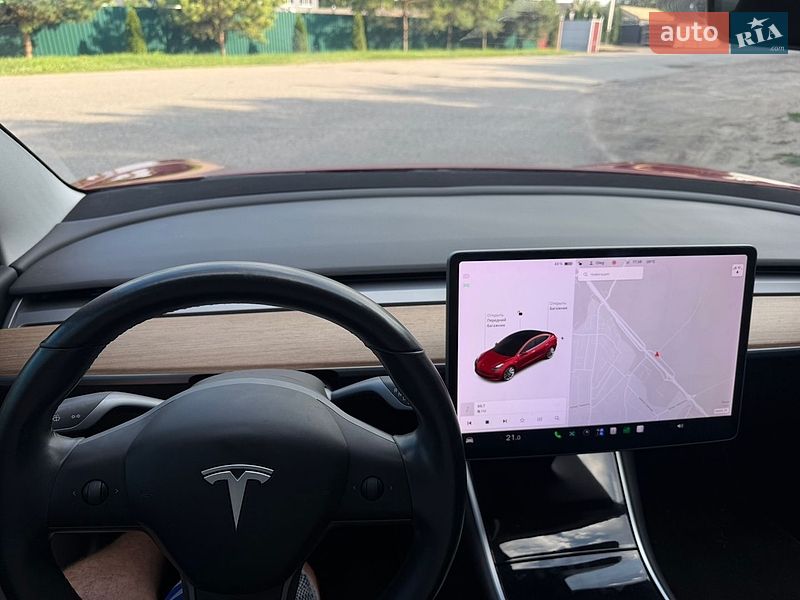 Седан Tesla Model 3 2018 в Пирятині