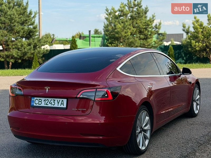 Седан Tesla Model 3 2018 в Пирятині