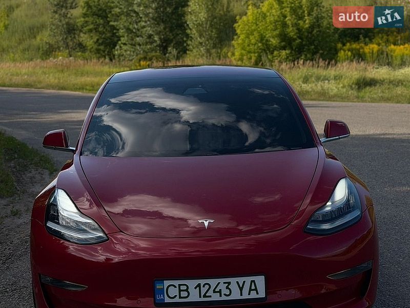 Седан Tesla Model 3 2018 в Пирятині