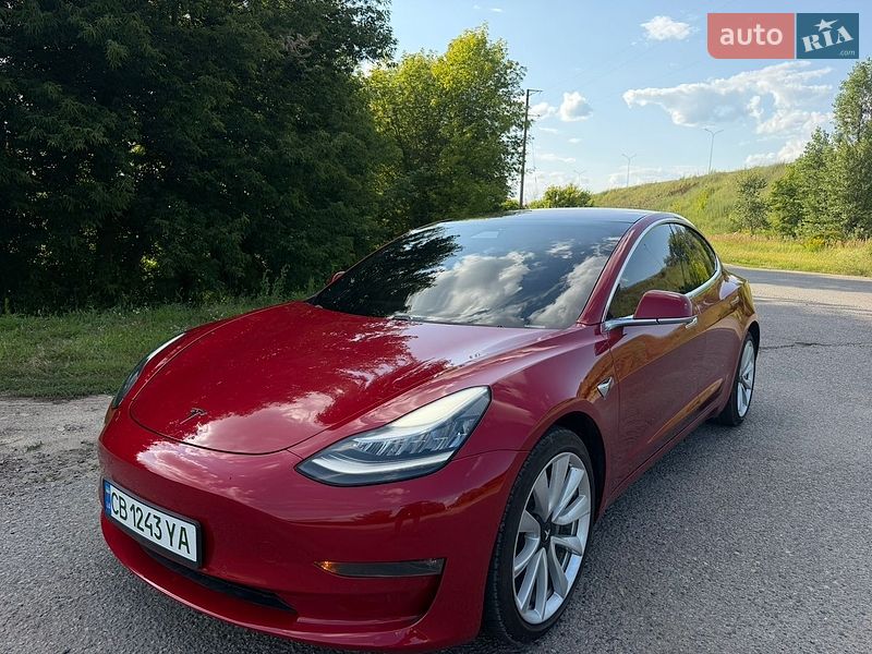 Седан Tesla Model 3 2018 в Пирятині