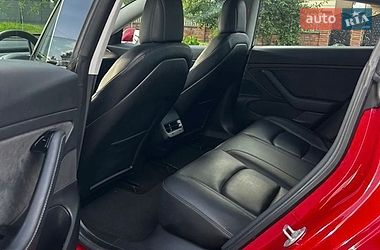 Седан Tesla Model 3 2018 в Пирятині