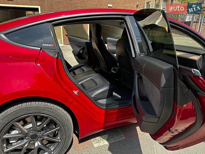 Седан Tesla Model 3 2018 в Одессе
