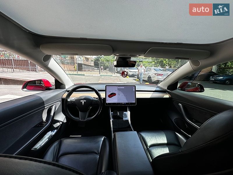 Седан Tesla Model 3 2018 в Одессе