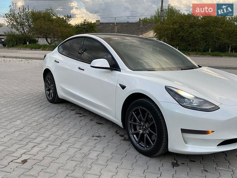 Седан Tesla Model 3 2021 в Кам'янець-Подільському