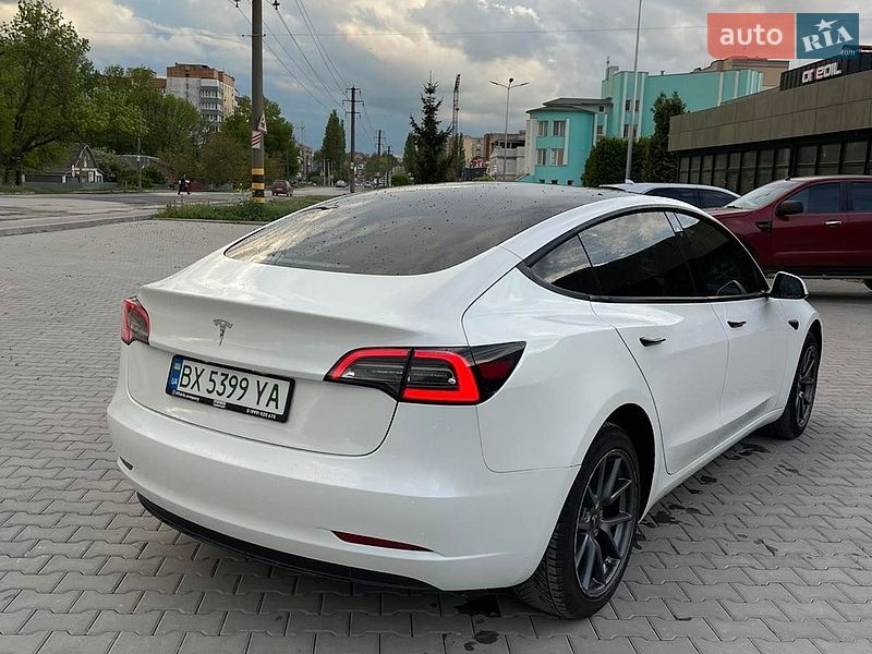 Седан Tesla Model 3 2021 в Кам'янець-Подільському