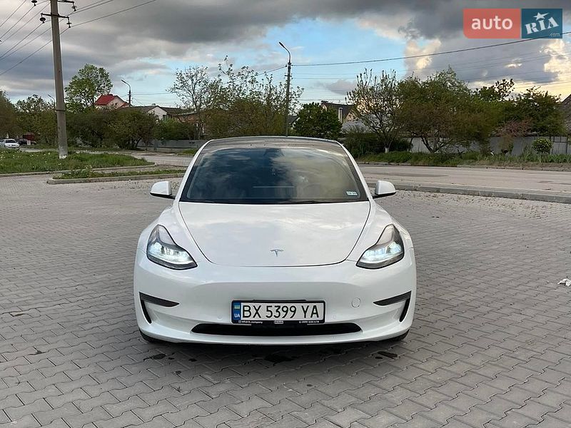 Седан Tesla Model 3 2021 в Кам'янець-Подільському
