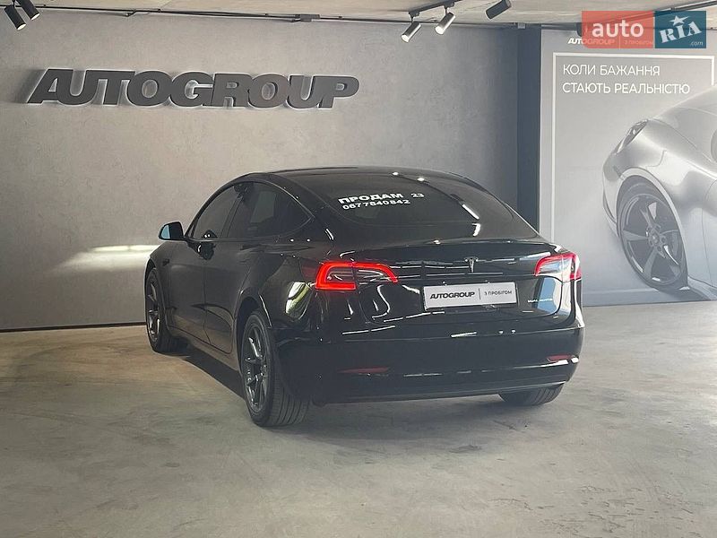 Седан Tesla Model 3 2023 в Одессе