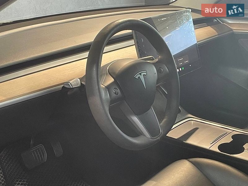 Седан Tesla Model 3 2023 в Одессе