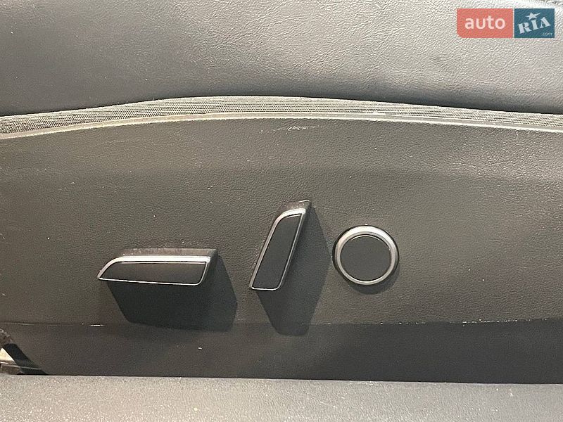 Седан Tesla Model 3 2023 в Одессе