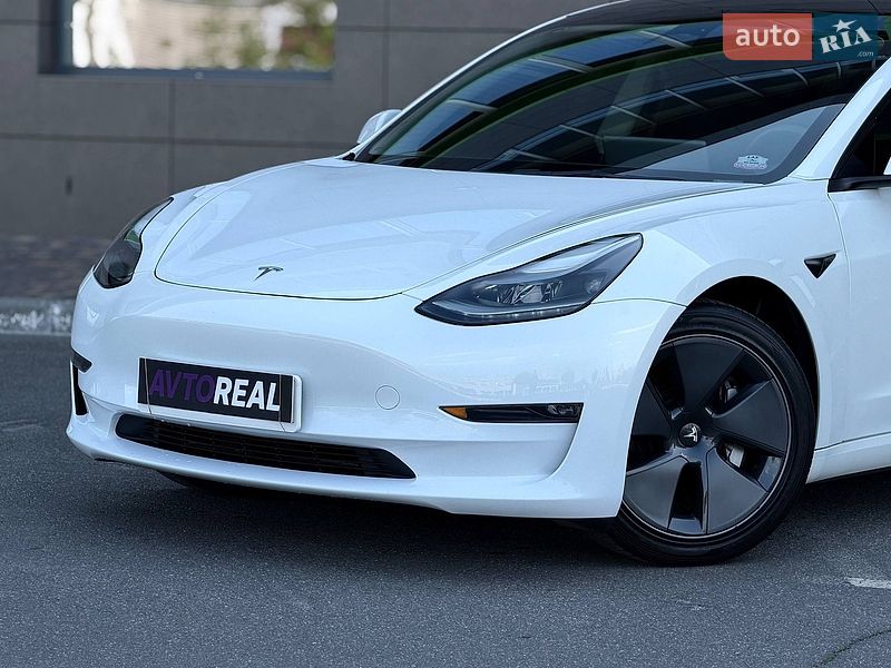 Седан Tesla Model 3 2022 в Кривом Роге