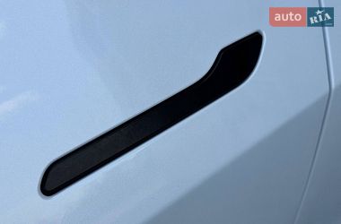 Седан Tesla Model 3 2022 в Кривом Роге