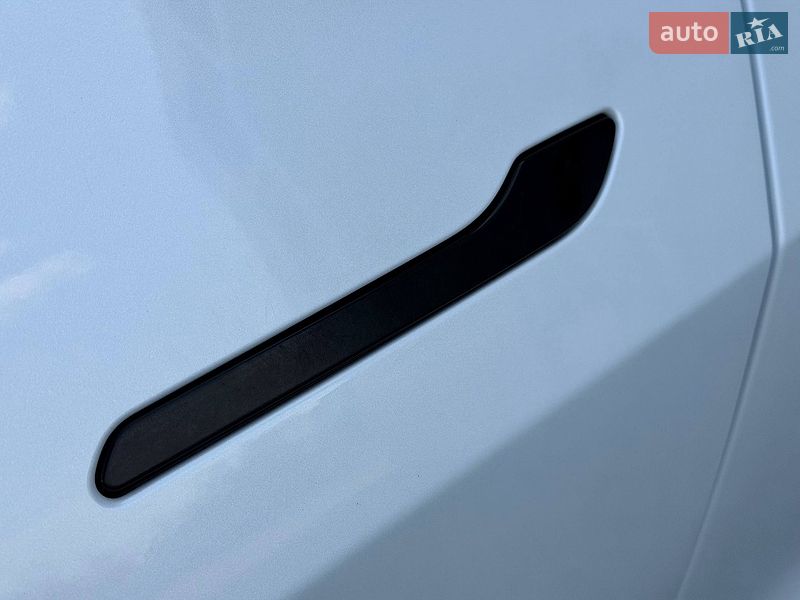 Седан Tesla Model 3 2022 в Кривом Роге