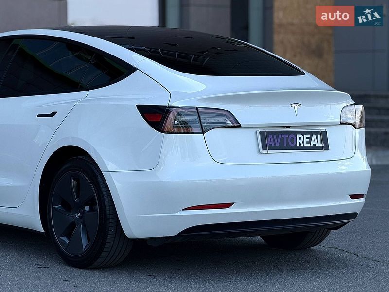 Седан Tesla Model 3 2022 в Кривом Роге