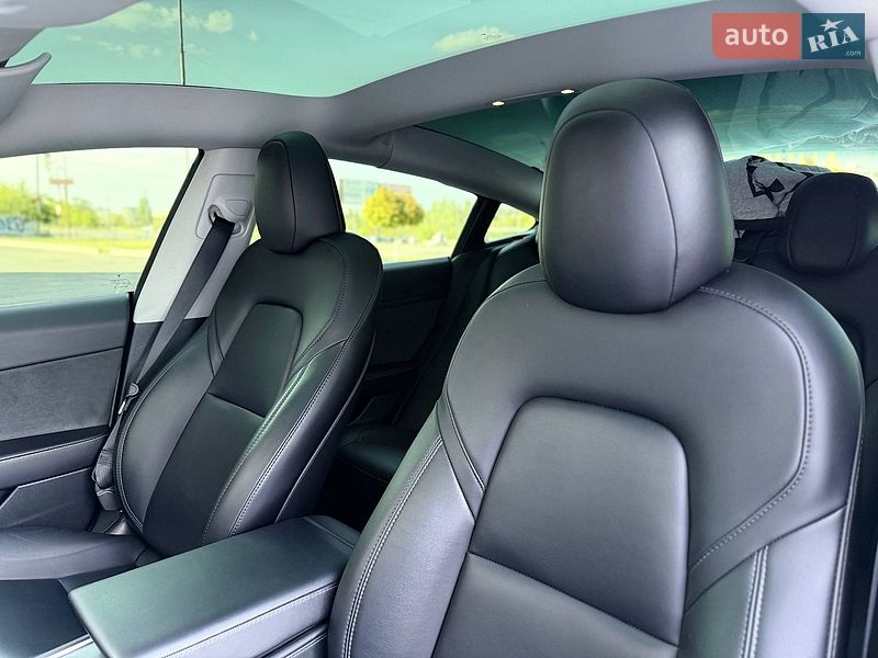 Седан Tesla Model 3 2022 в Кривом Роге