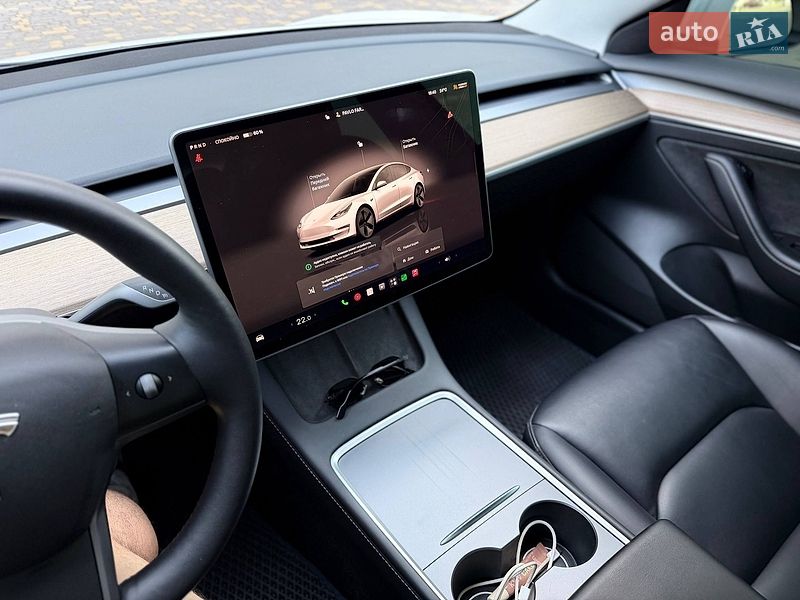 Седан Tesla Model 3 2022 в Кривом Роге