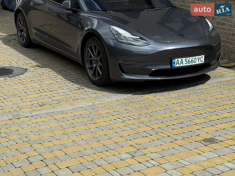 Tesla Model 3 2022