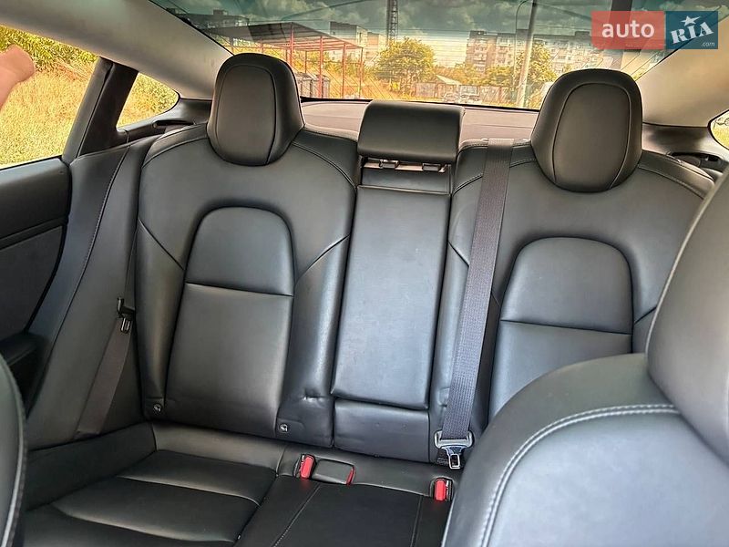 Седан Tesla Model 3 2019 в Одесі