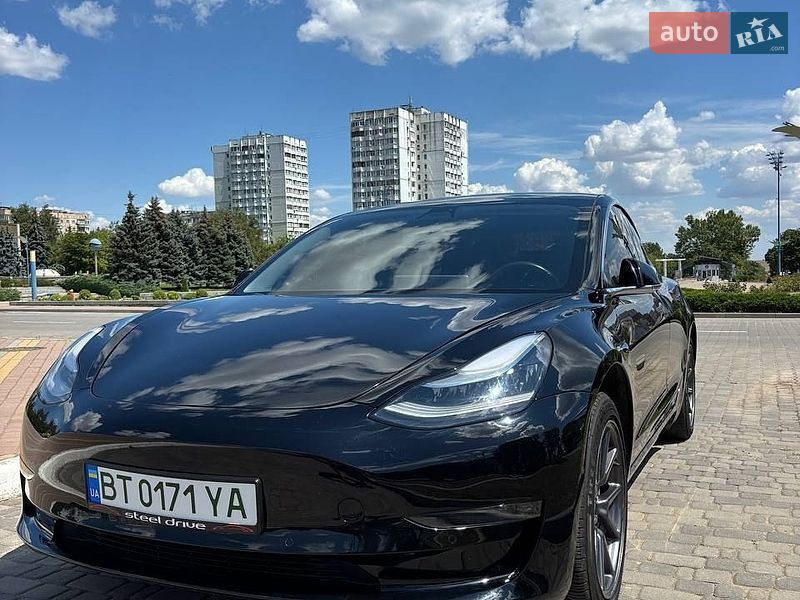 Седан Tesla Model 3 2019 в Одесі