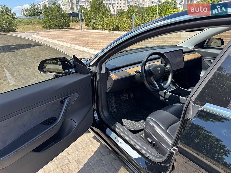 Седан Tesla Model 3 2019 в Одесі