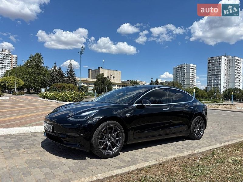 Седан Tesla Model 3 2019 в Одесі