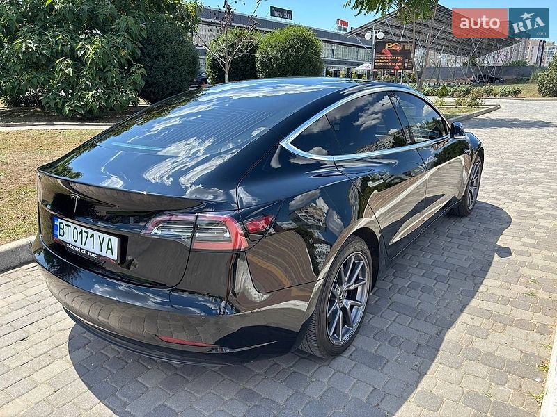 Седан Tesla Model 3 2019 в Одесі