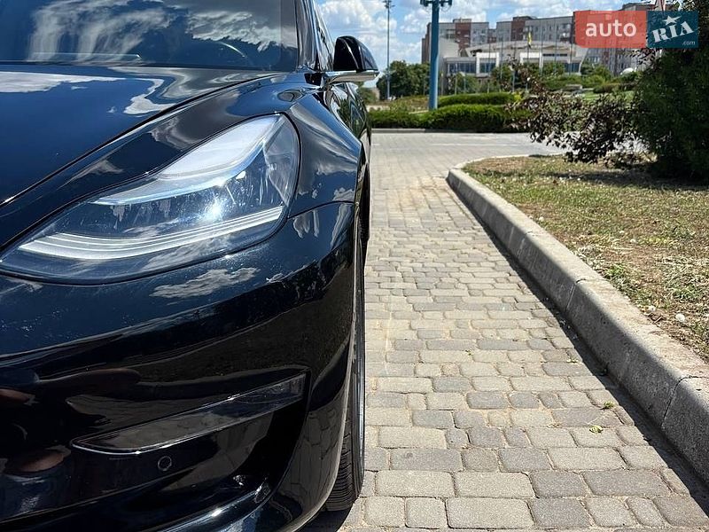 Седан Tesla Model 3 2019 в Одесі
