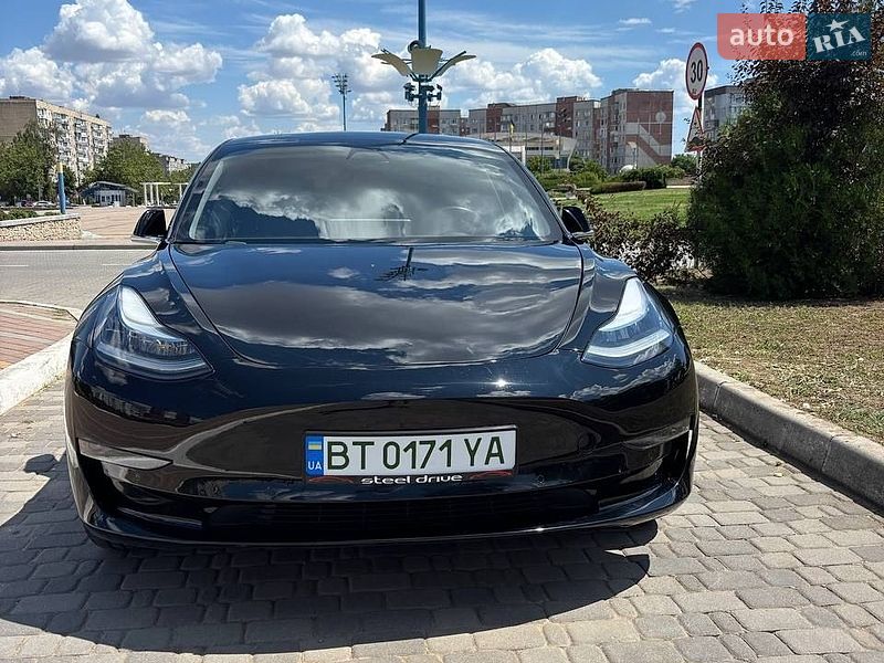 Седан Tesla Model 3 2019 в Одесі