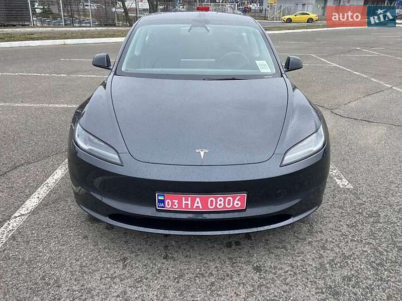 Седан Tesla Model 3 2024 в Киеве