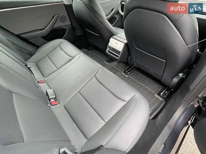 Седан Tesla Model 3 2024 в Киеве
