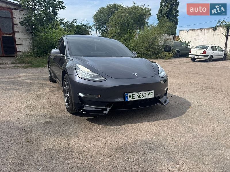 Седан Tesla Model 3 2018 в Кривому Розі фото Седан Tesla Model 3 2018 в Кривому Розі