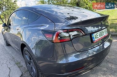 Седан Tesla Model 3 2023 в Днепре