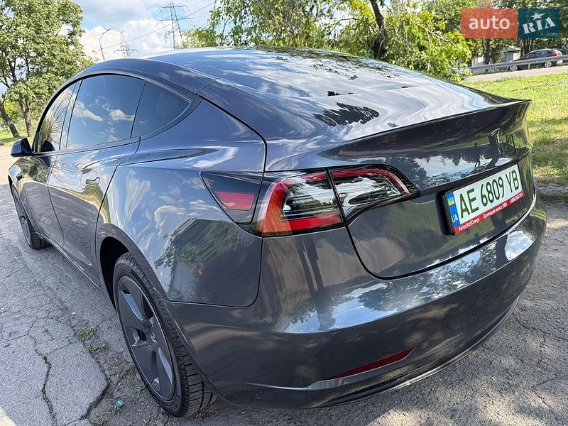 Седан Tesla Model 3 2023 в Днепре