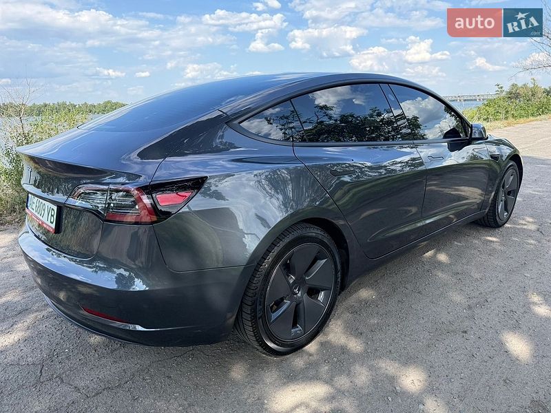 Седан Tesla Model 3 2023 в Днепре