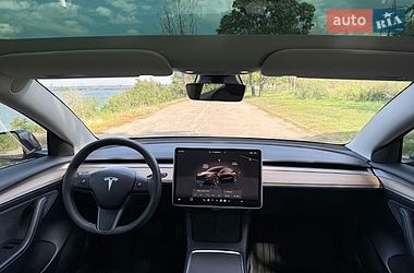 Седан Tesla Model 3 2023 в Днепре