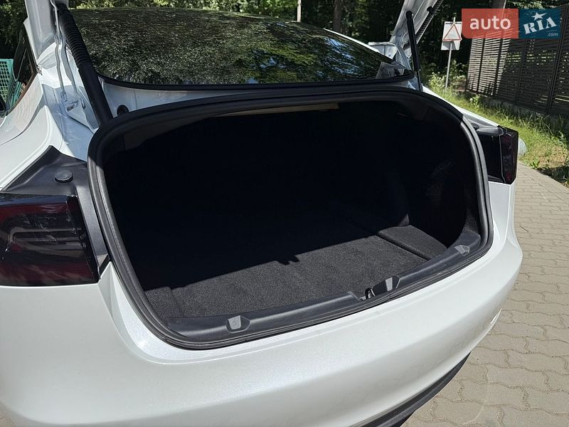 Седан Tesla Model 3 2023 в Львові фото 11 Седан Tesla Model 3 2023 в Львові