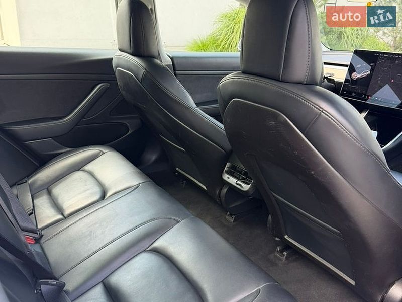 Седан Tesla Model 3 2020 в Луцке