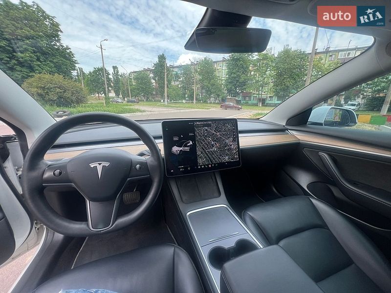 Седан Tesla Model 3 2021 в Кривом Роге
