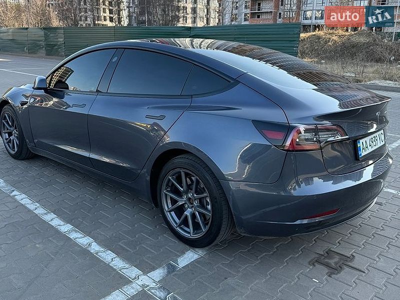 Седан Tesla Model 3 2022 в Києві