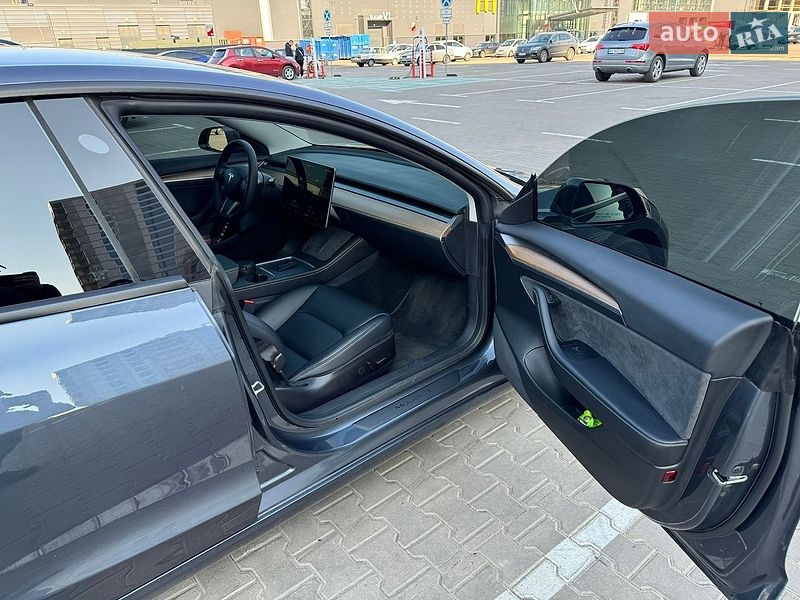 Седан Tesla Model 3 2022 в Києві