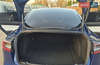 Седан Tesla Model 3 2019 в Києві