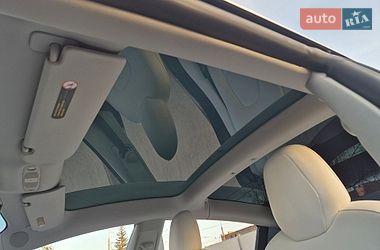 Седан Tesla Model 3 2019 в Києві